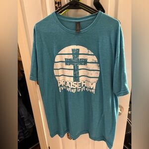 Praise Him graphic tee XL
